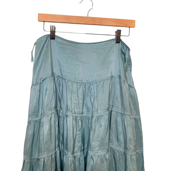 Sundance Silk Skirt Size 8 in Blue Lightweight Tiered Fully Lined - Picture 3 of 10
